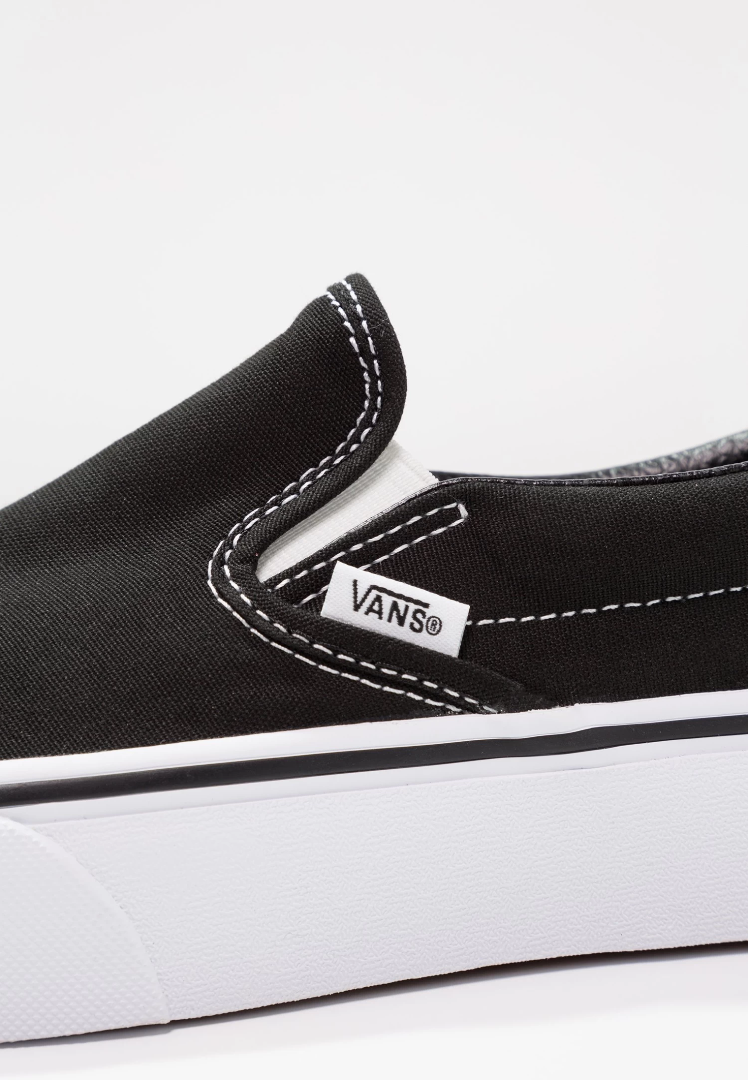 Vans Ua Classic Slip-On Platform - Instappers - Black - Image 3