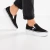 Vans Ua Classic Slip-On Platform - Instappers - Black